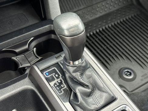 Used 2019 Toyota Tacoma TRD Sport image 19