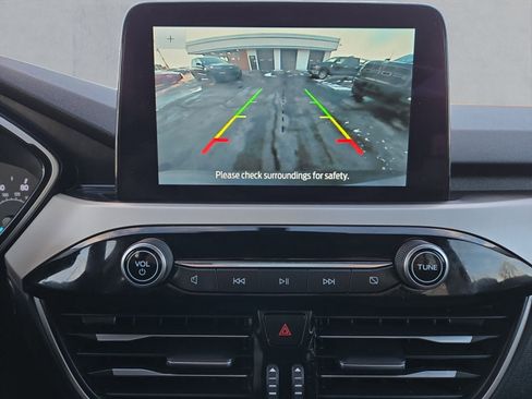 Certified 2022 Ford Escape SE w/ Cold Weather Package image 19