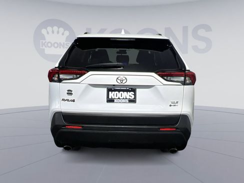 Used 2025 Toyota RAV4 XLE AWD/4WD image 10