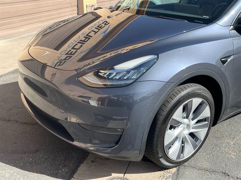 Used 2023 Tesla Model Y AWD image 12