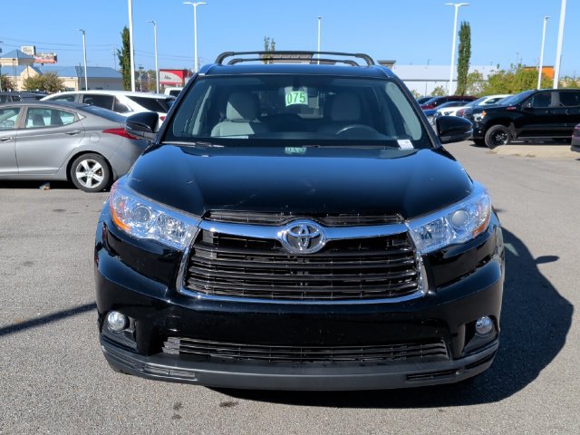 Used 2016 Toyota Highlander XLE AWD/4WD image 2