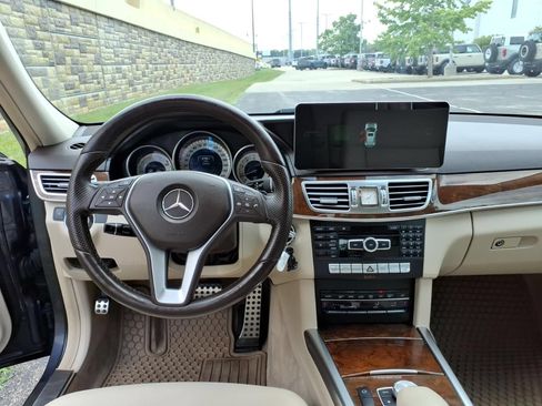 Used 2014 Mercedes-Benz E 350 4MATIC Sedan image 32