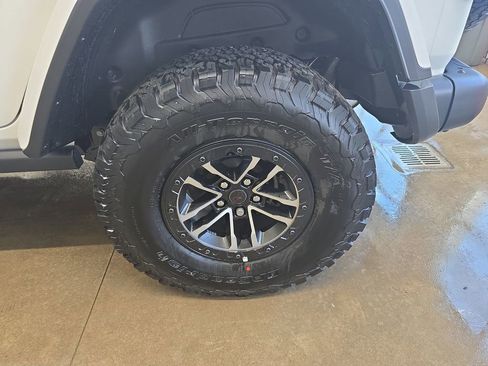 New 2026 Jeep Wrangler Unlimited Rubicon AWD/4WD image 34