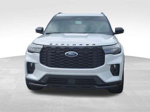 Used 2026 Ford Explorer ST-Line w/ ST-Line Street Pack AWD/4WD image 2