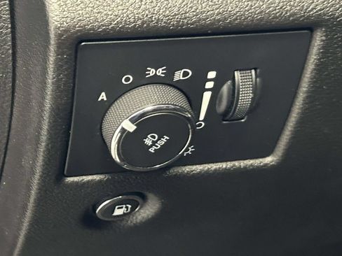 Used 2018 Jeep Grand Cherokee Limited AWD/4WD image 19