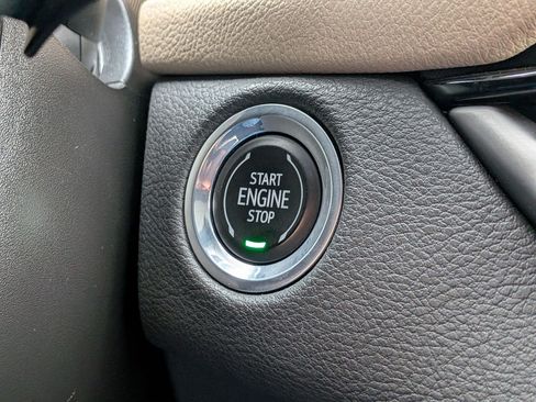Used 2024 Cadillac XT4 Luxury w/ Cold Weather Package AWD/4WD image 22
