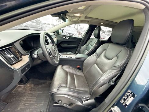 Used 2023 Volvo XC60 B5 Ultimate w/ Protection Package Premier image 23