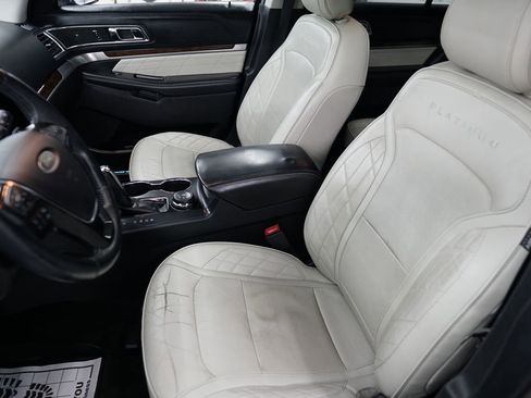 Used 2017 Ford Explorer Platinum AWD/4WD image 39