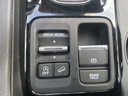 Used 2025 Honda Pilot TrailSport image 28