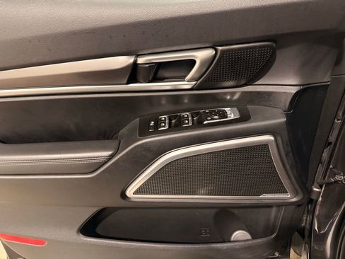 Used 2025 Kia Telluride S image 13