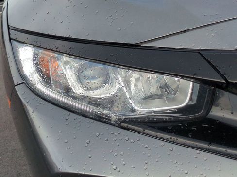 Used 2018 Honda Civic Sport image 10