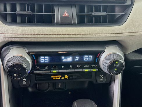 Used 2021 Toyota RAV4 XLE image 24