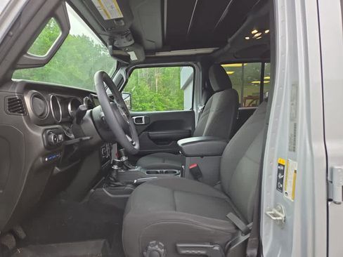Used 2023 Jeep Wrangler Unlimited w/ Sun & Screen Package AWD/4WD image 13