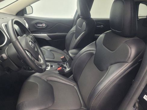 Used 2018 Jeep Cherokee Latitude Plus w/ Cold Weather Group image 17