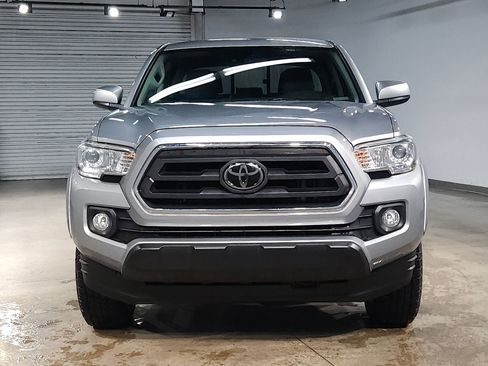 Used 2020 Toyota Tacoma SR5 image 2