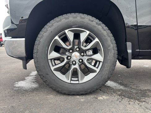 Used 2025 Chevrolet Silverado 1500 LT image 26