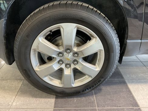 Used 2017 Chevrolet Traverse LT w/ Style and Technology Package image 7