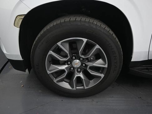 Used 2024 Chevrolet Tahoe LT w/ LT Signature Package RWD image 9