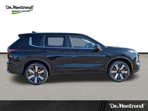 New 2026 Mitsubishi Outlander SE image 4
