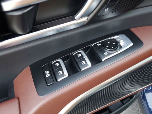 Used 2024 Kia Telluride SX w/ Towing Package image 24