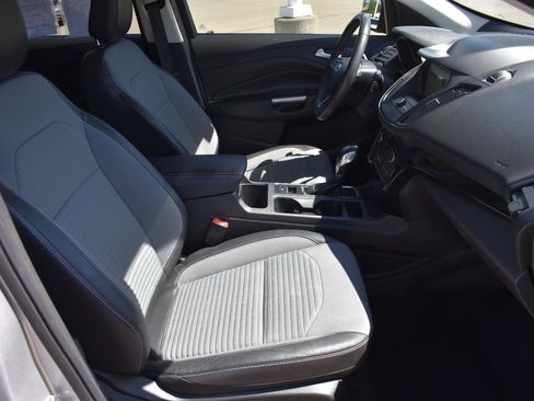 Used 2019 Ford Escape SE image 13