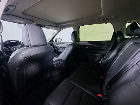 Used 2023 Nissan Rogue SL w/ SL Premium Package image 13