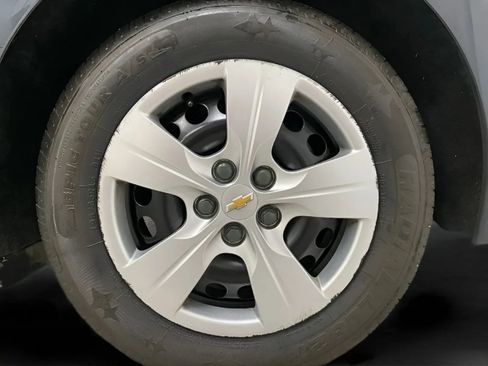 Used 2016 Chevrolet Cruze LS FWD image 24