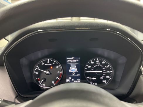 Certified 2025 Subaru Outback Base image 21