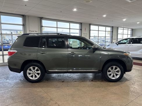 Used 2013 Toyota Highlander Plus image 3