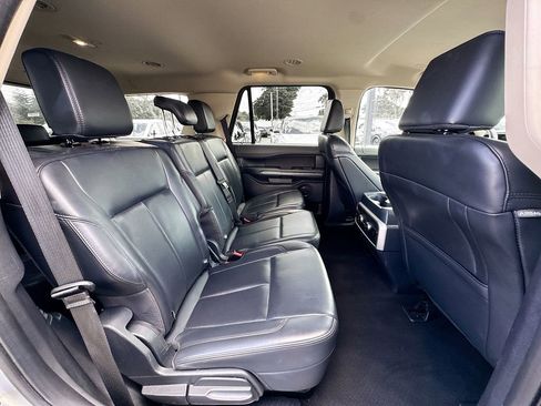 Used 2024 Ford Expedition XLT image 29