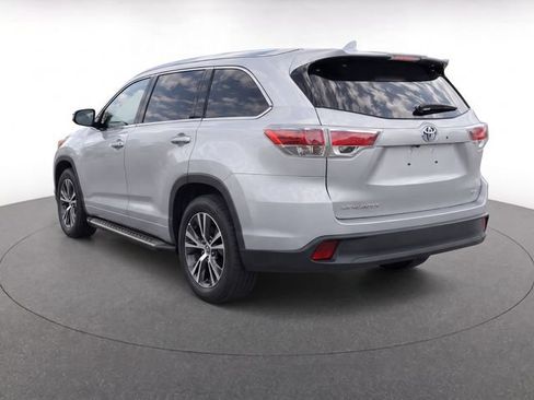 Used 2023 Acura RDX w/ Technology Package FWD image 3