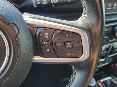 Used 2021 Jeep Wrangler Unlimited Sahara AWD/4WD image 22