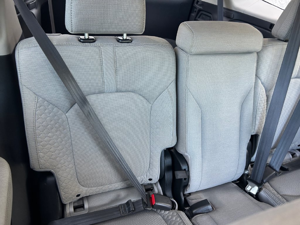 Used 2024 Honda Pilot LX image 19