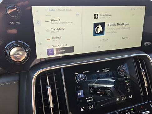 New 2026 Lexus LX 700h Luxury image 12