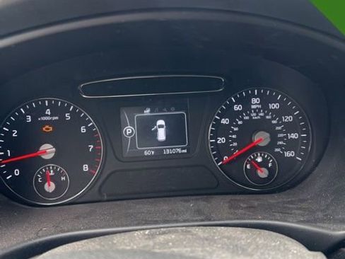 Used 2018 Kia Sorento LX AWD/4WD image 12