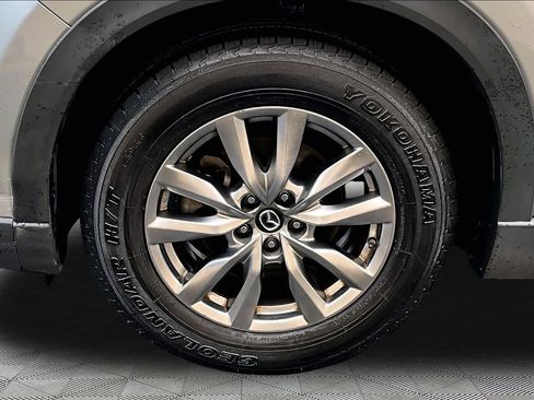 Used 2018 MAZDA CX-9 Touring w/ Touring Premium Package FWD image 11