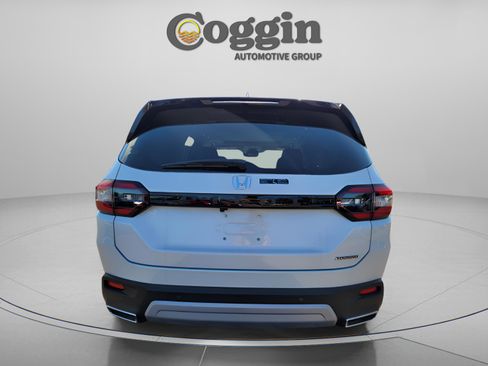 New 2025 Honda Pilot Touring image 4