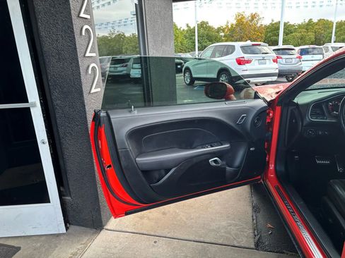 Used 2022 Dodge Challenger GT w/ Plus Package image 7