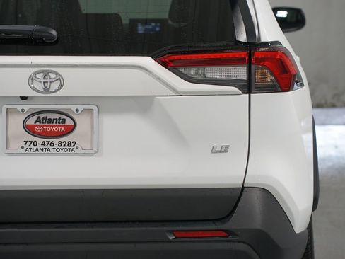 Used 2022 Toyota RAV4 LE image 10