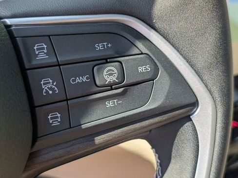 New 2026 Jeep Grand Cherokee Limited RWD image 17