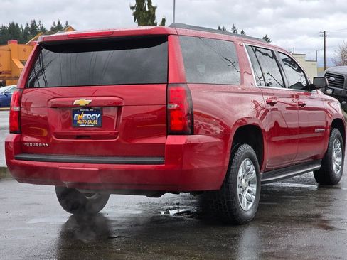 Used 2015 Chevrolet Suburban LT image 7