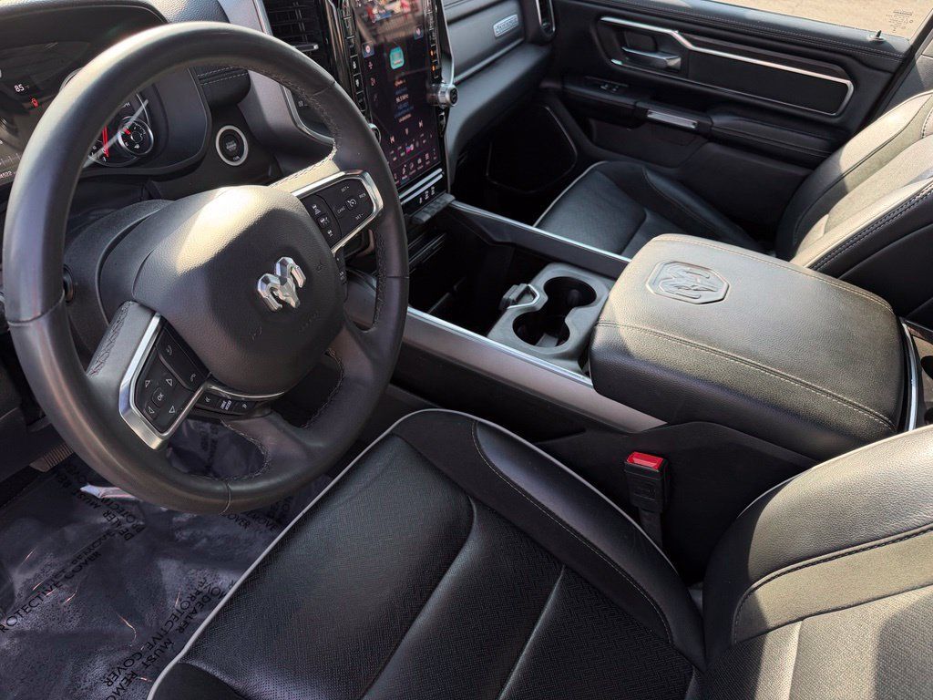 Used 2025 RAM 1500 Laramie AWD/4WD image 18