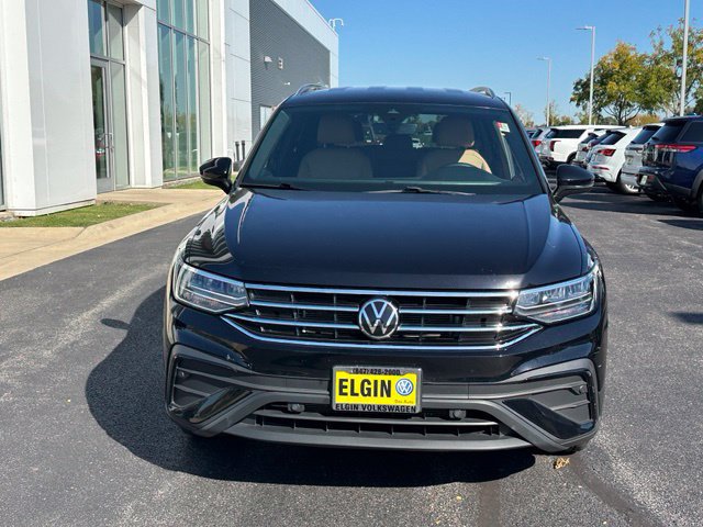 Used 2023 Volkswagen Tiguan SE AWD/4WD image 2