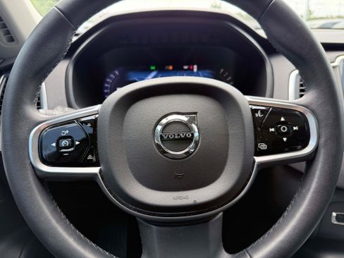 Certified 2023 Volvo XC90 B5 Core AWD/4WD image 18