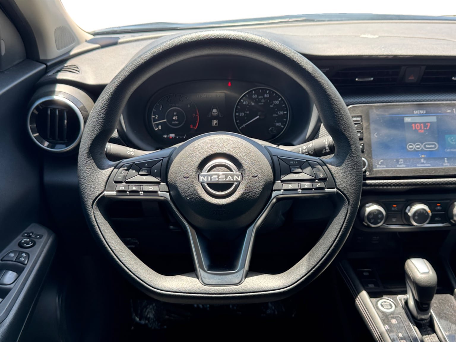 Used 2024 Nissan Kicks SV FWD image 13