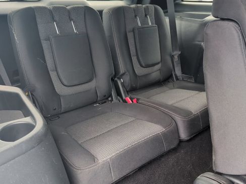 Used 2018 Ford Explorer XLT FWD image 37