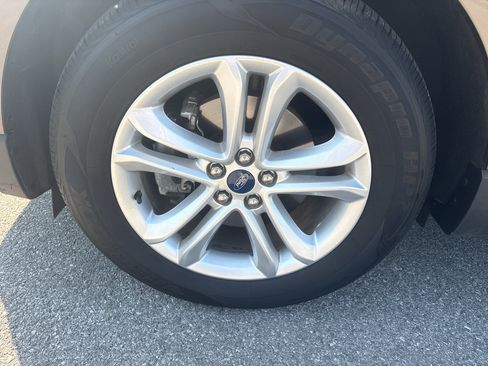 Certified 2019 Ford Edge SEL w/ Equipment Group 201A FWD image 34