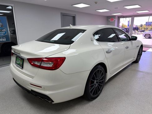 Used 2018 Maserati Quattroporte S GranSport Q4 AWD/4WD image 3