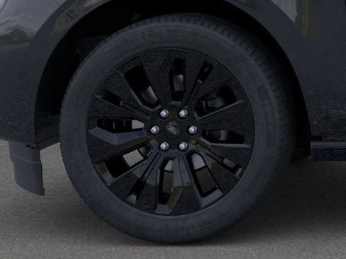 New 2025 Ford Expedition Platinum w/ Stealth Appearance Package image 19