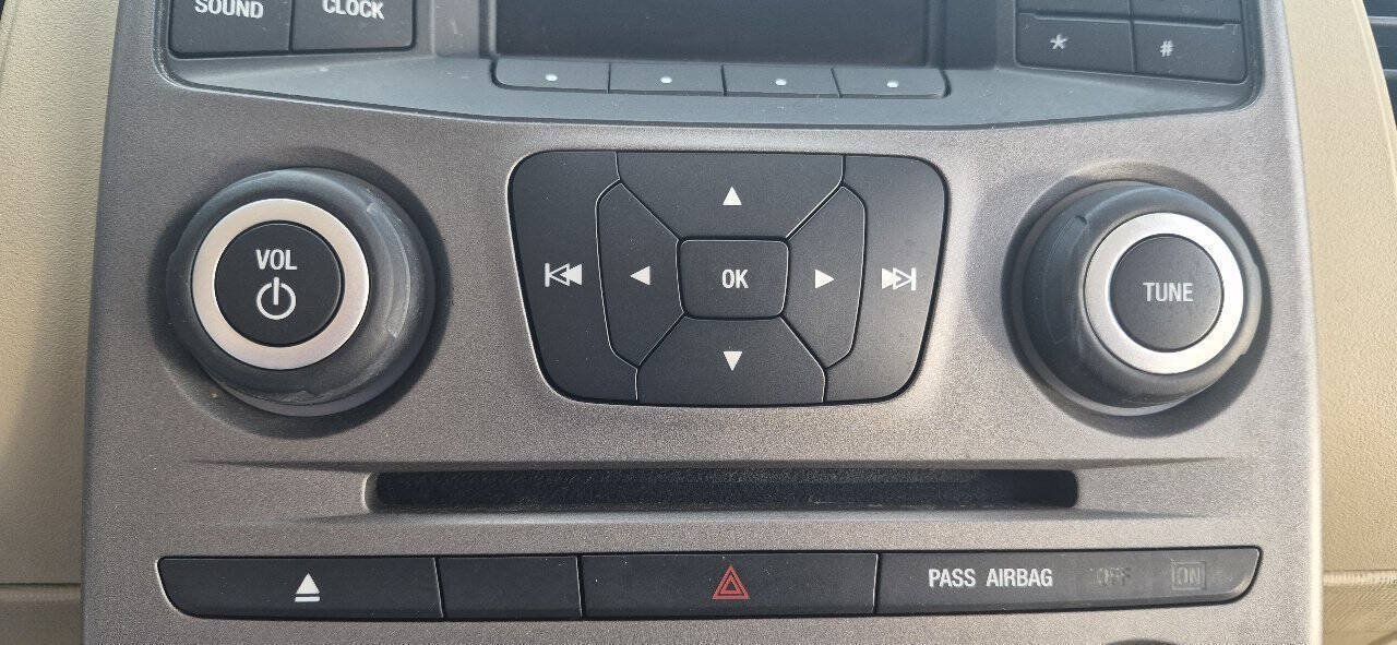 Used 2018 Ford Flex SE FWD image 22